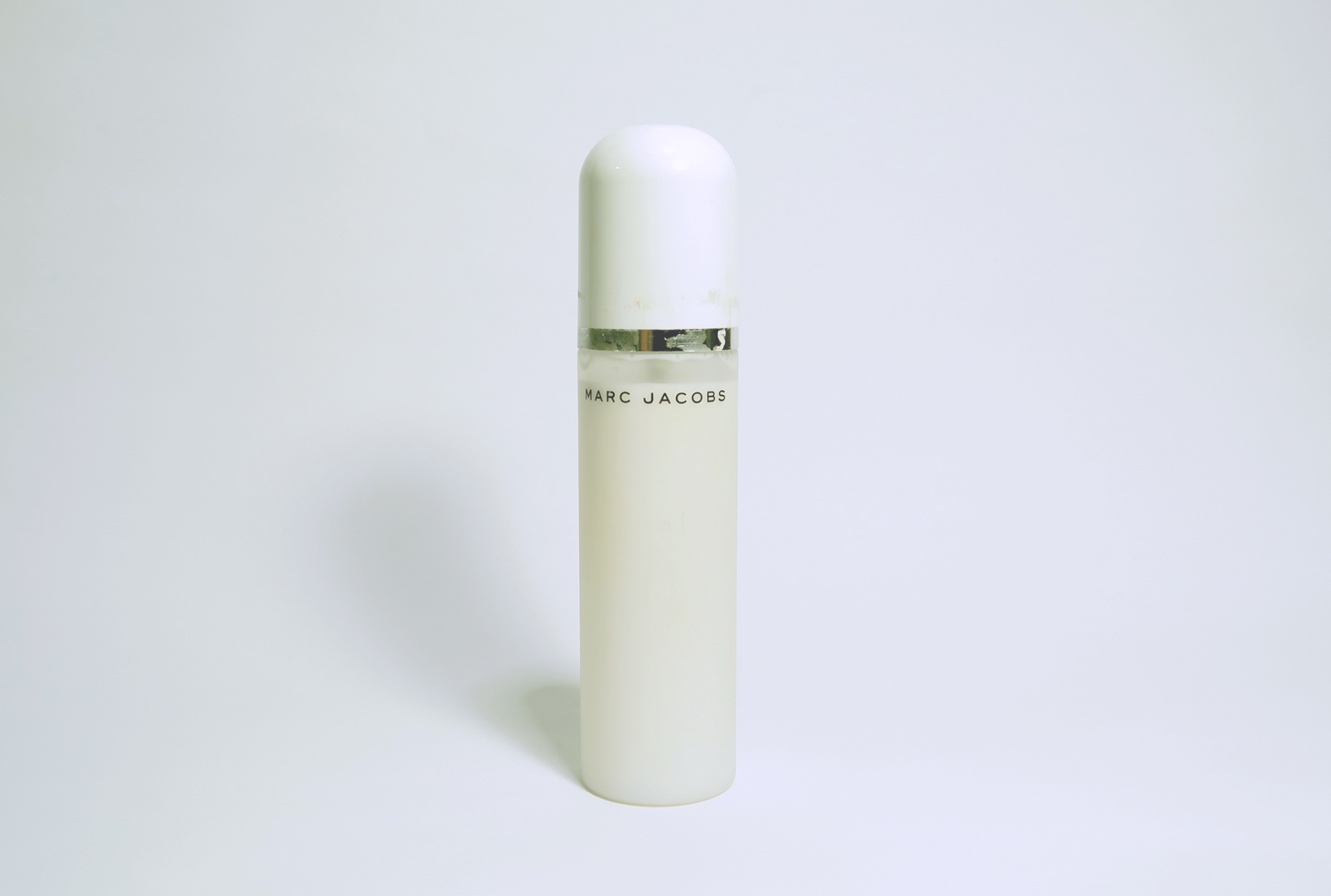 Marc Jacobs Re(cover) Perfecting Coconut Setting Mist: A Glowy Setting Spray